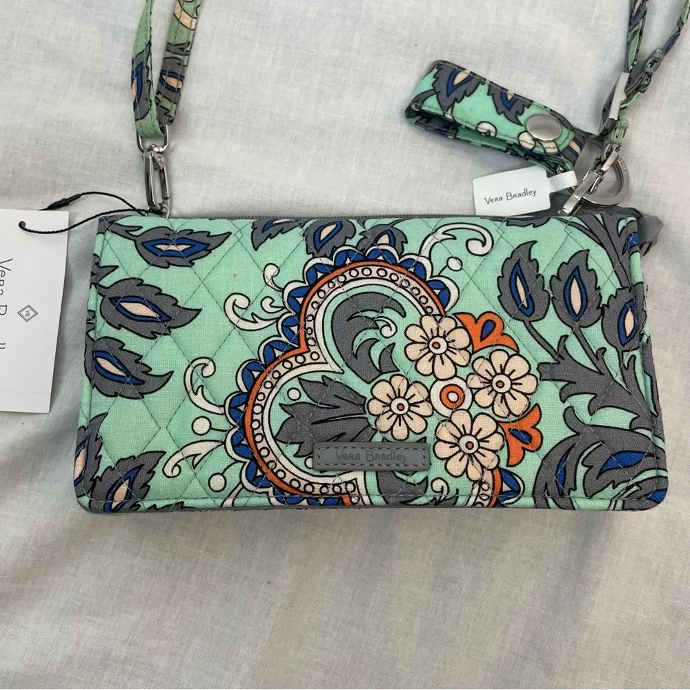 NWT Vera Bradley 3-in-One Crossbody Fan Flowers - Image 2