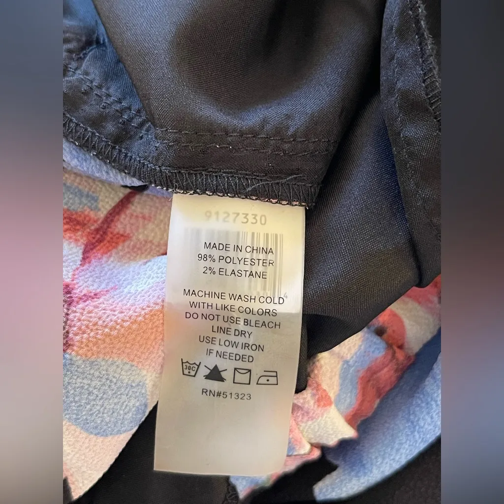 Vince Camuto Black Floral Pants with Pink and Blue - Image 6