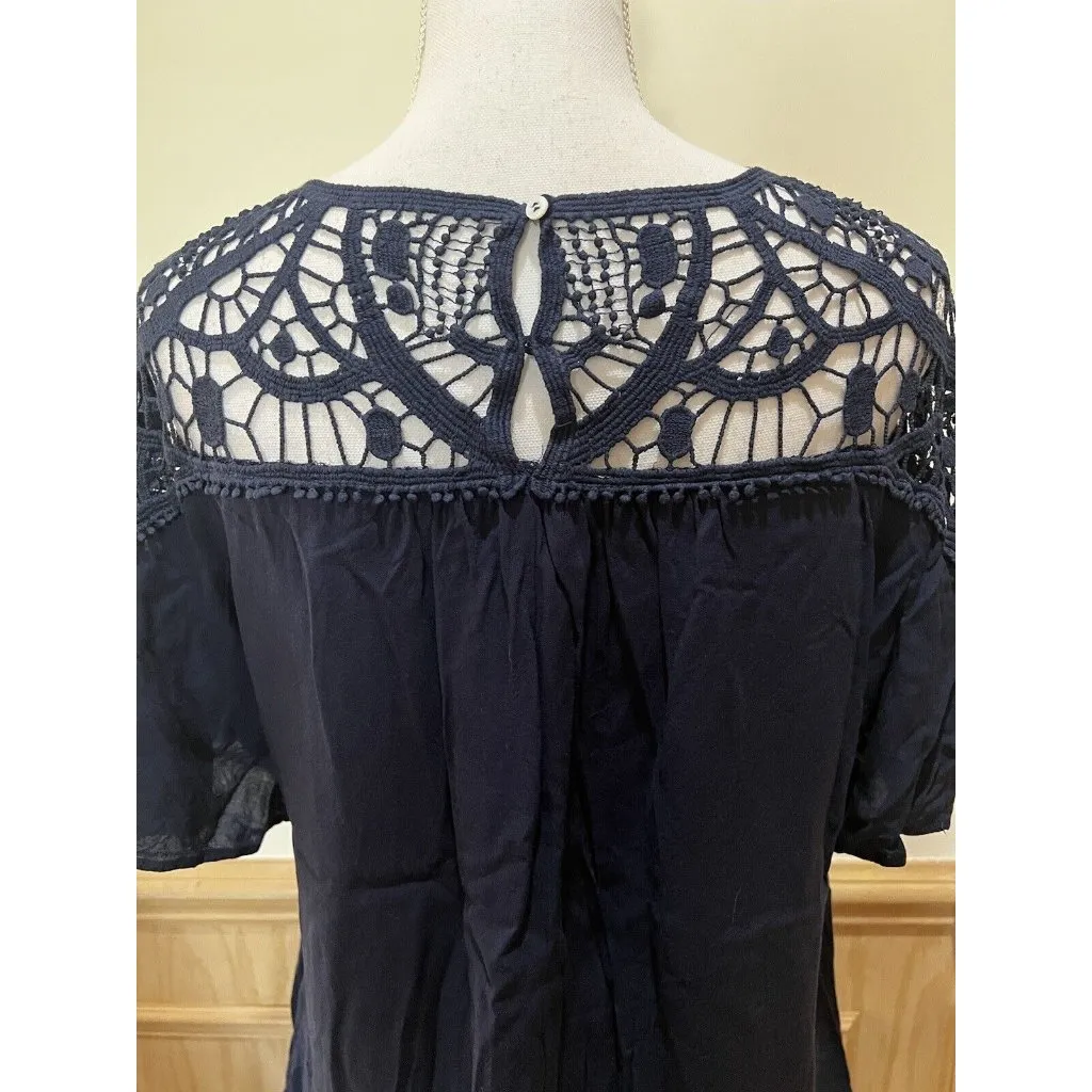 She + Sky Pullover Top ~ Crochet Neck/Shoulders ~ Size Medium ~ Blue - Image 4