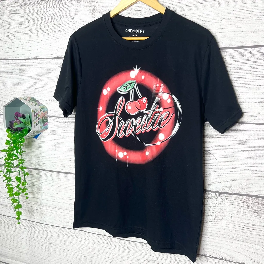 NWT Chemistry Black & Red Sweetie Cherry Airbrush Graphic Tee Unisex Size Medium - Image 4