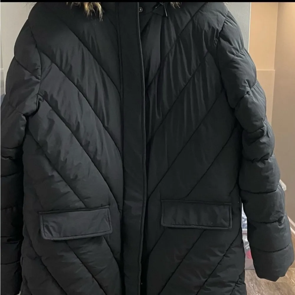 New without Tags Maurice’s Women’s Puffer Hooded Zip Up Jacket Large - Image 3