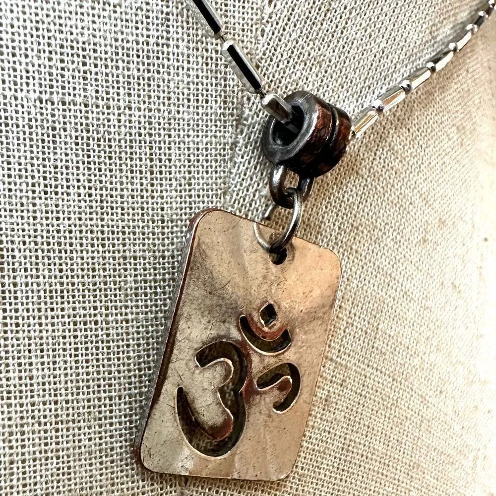 WGB Om pendant necklace Silver - Image 3