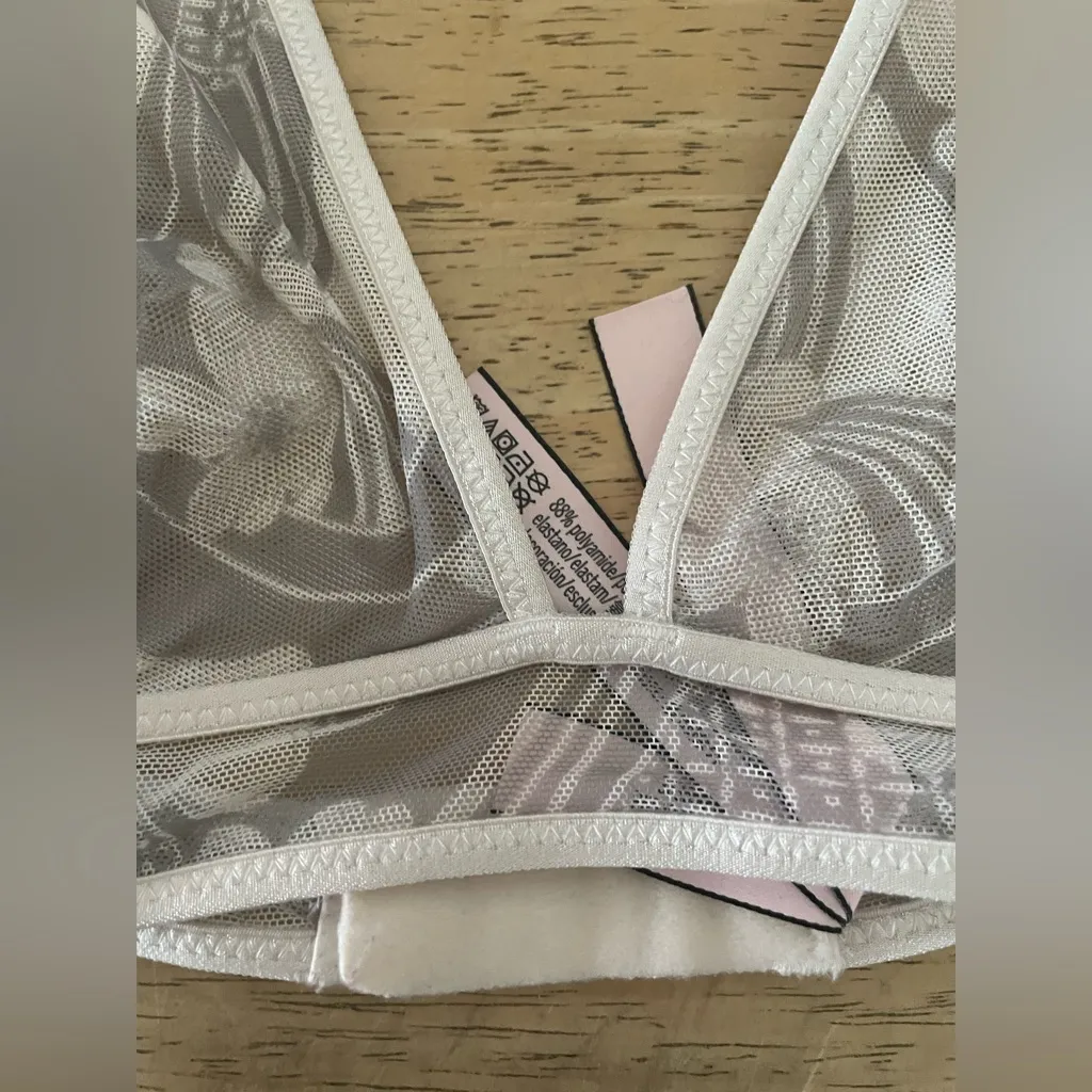 Victoria Secret Bralette Bra Sheer Lace Unlined No Padding Wire Free; size XS - Image 3