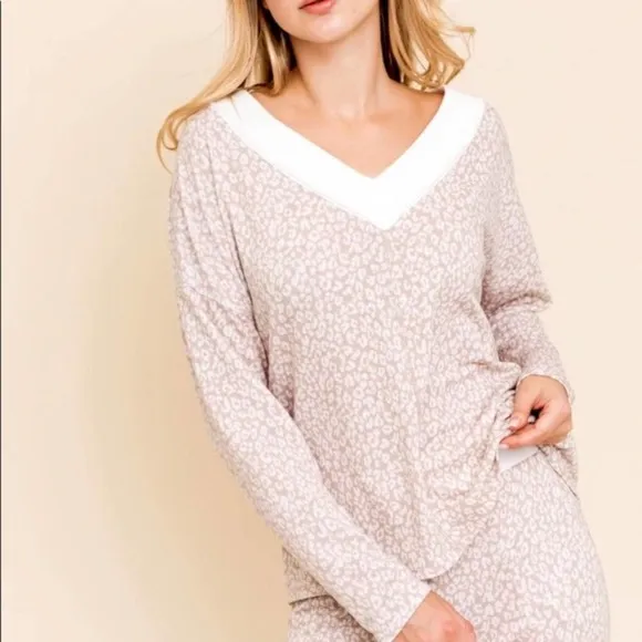 Lounge Gilli White Cream Tan Animal Print Cozy Fuzzy Oversized  PJ Long Sleeve - Image 12