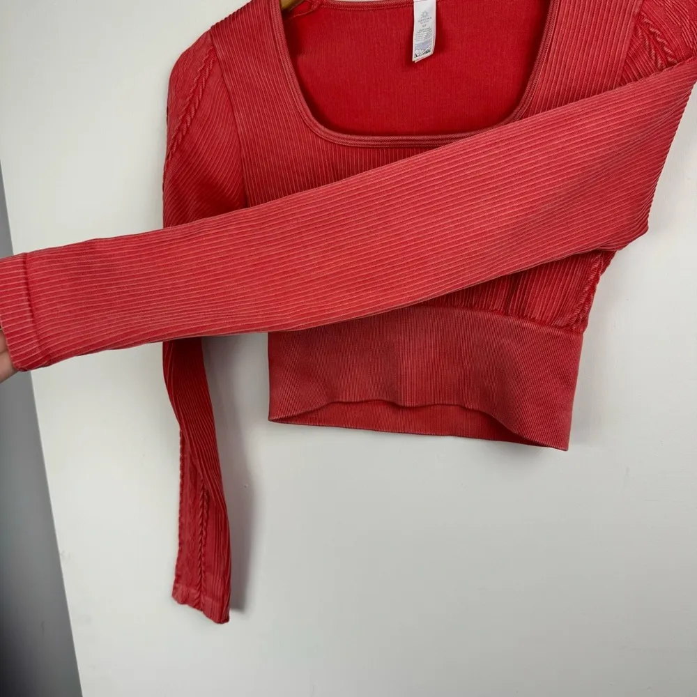 Aerie Offline Big Chill Seamless Long Sleeve T-Shirt Crop Top Sz Small Coral - Image 6