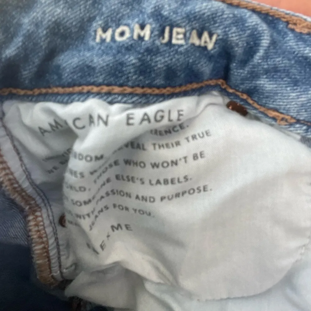 American Eagle outfitters mom Jean - Image 3