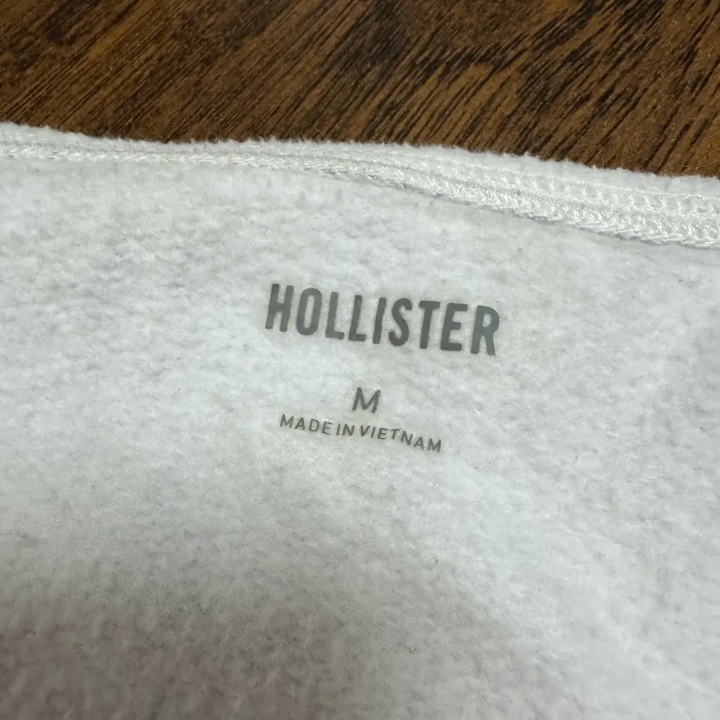 Hollister crewneck - Image 3