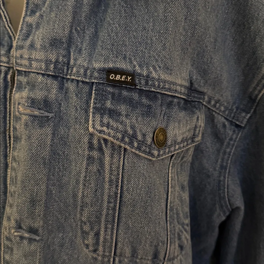 Obey denim jacket Sherpa lined size large customized with a star on the back - Image 4