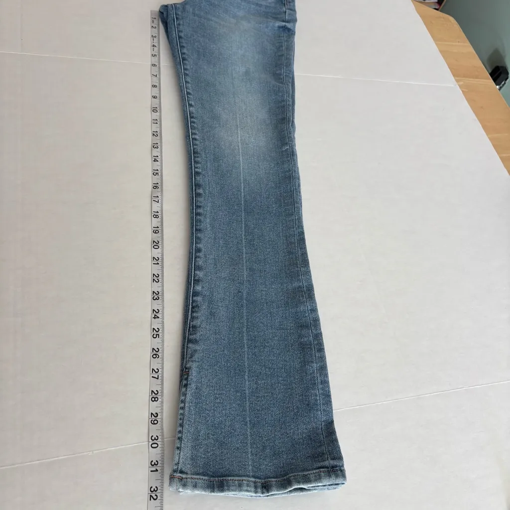 Express skyscraper mid rise jeans split hem light wash denim size 4 - Image 12