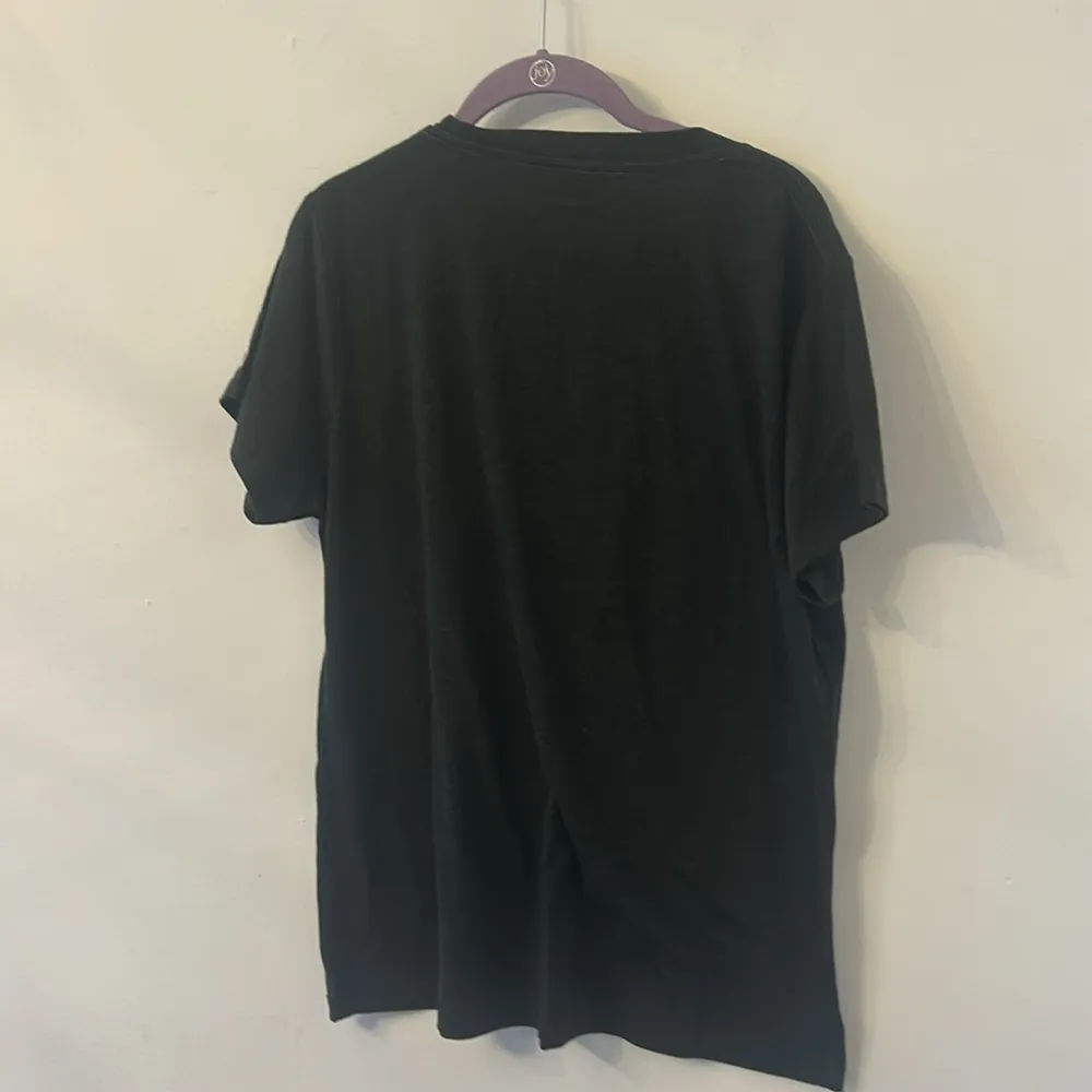 Homage Women’s Gray Pittsburgh Steelers Helmet Single Stitch Shirt Size XL Black - Image 4