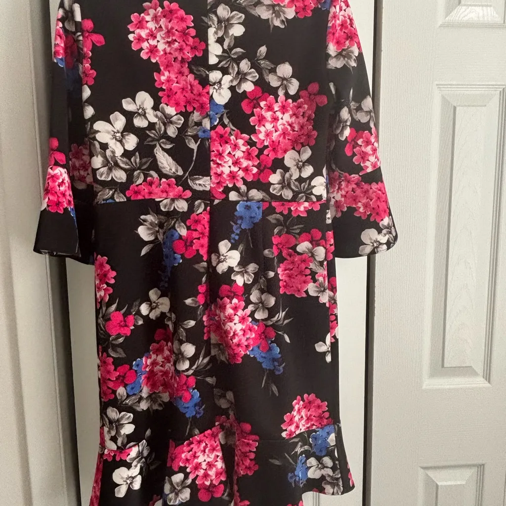 Nine West Floral Print Dress – Size 6 – Ruffle Hem & Bell Sleeves - Image 5