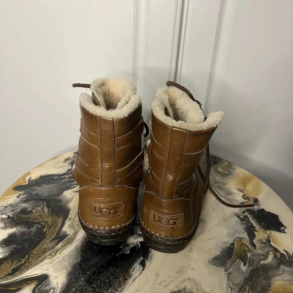 UGG  Caspia 1932 Lace Up Shearling Lined Leather Boot - Image 4