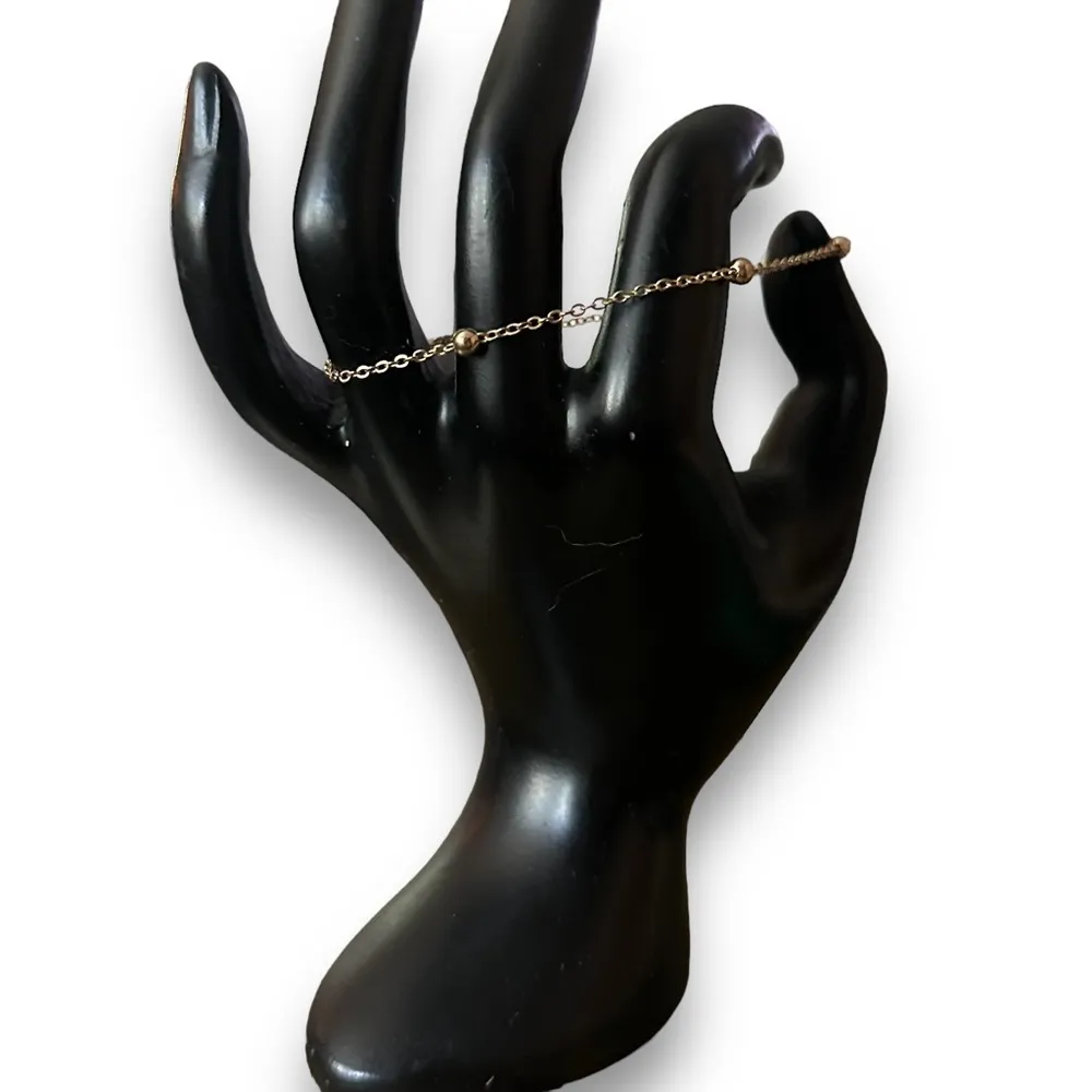 Gold tone chain bracelet/anklet - Image 3