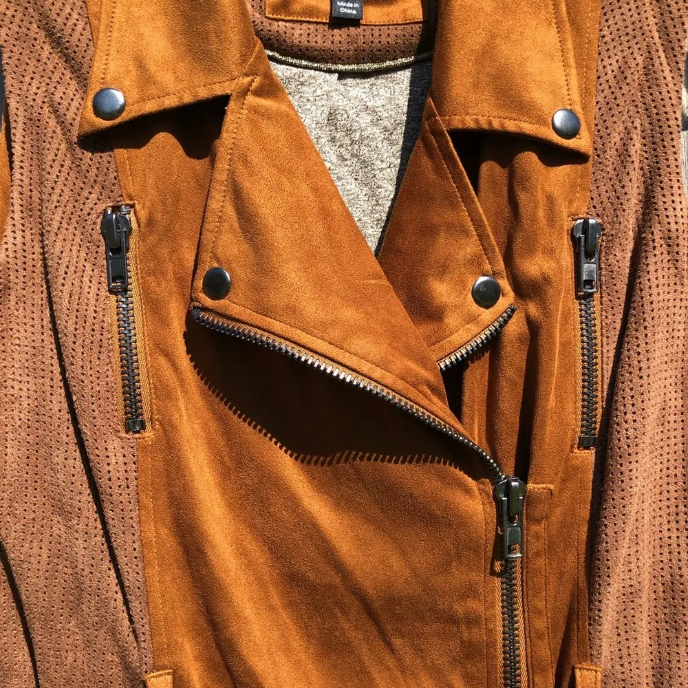 Greylin Tan faux suede utility belted vest size XS Western, Cowgirl, Rodeo - Image 6