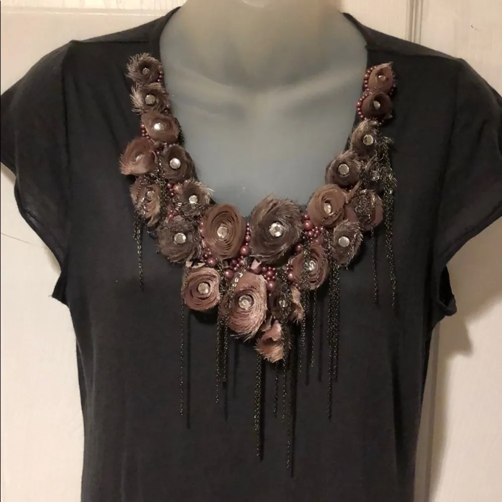 Alice & Olivia Rica Rosette Necklace T shirt S - Image 2