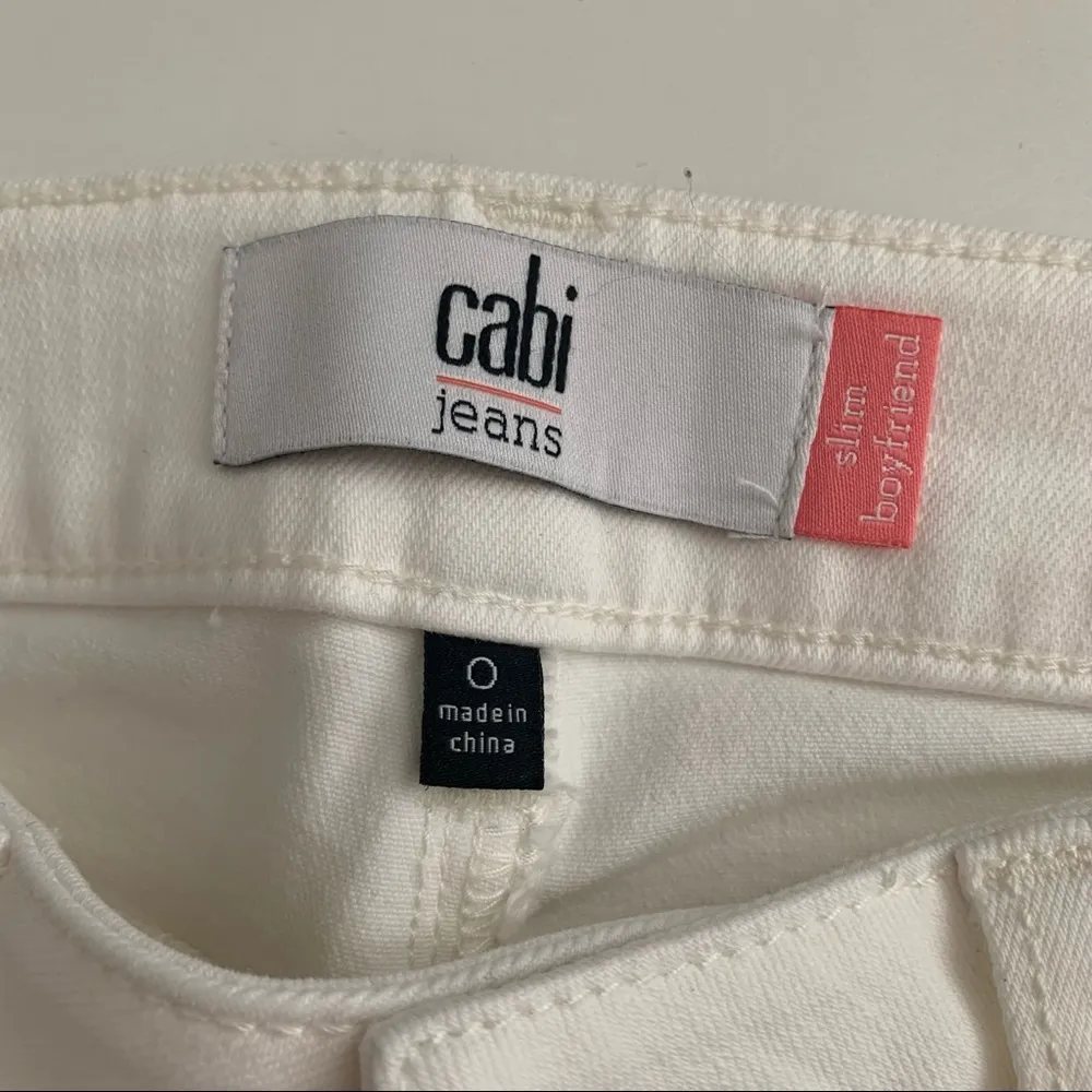 EUC CAbi Slim Boyfriend Floral Embroidery Jeans Style 5490 Size 0 - Image 2