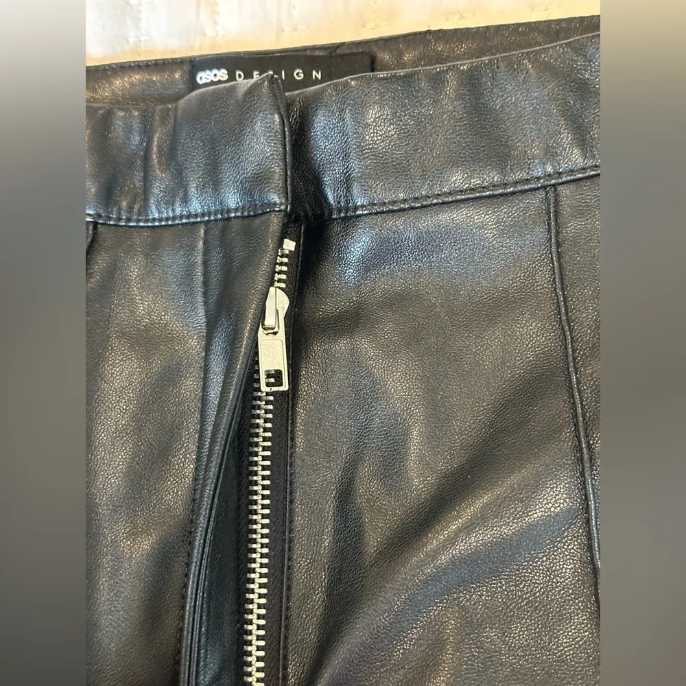 ASOS Designs leather look black pants size 6 - Image 5