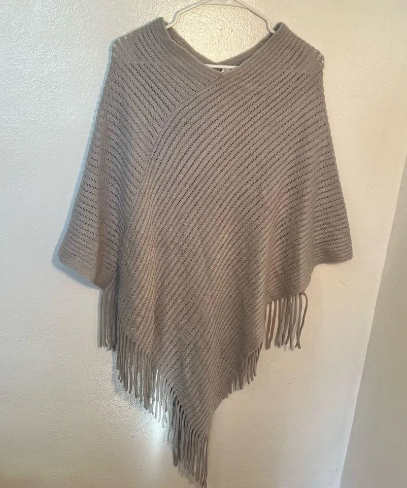 Time and Tru Fringe Poncho Sweater Gray Pullover Ribbed - Image 5