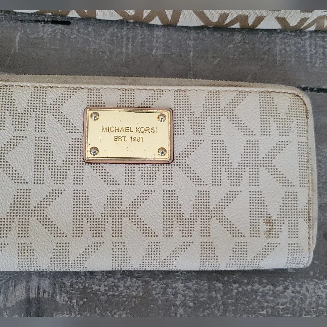 Michael Kors Cream and Brown Tote Bag Set * Flawed* - Image 4
