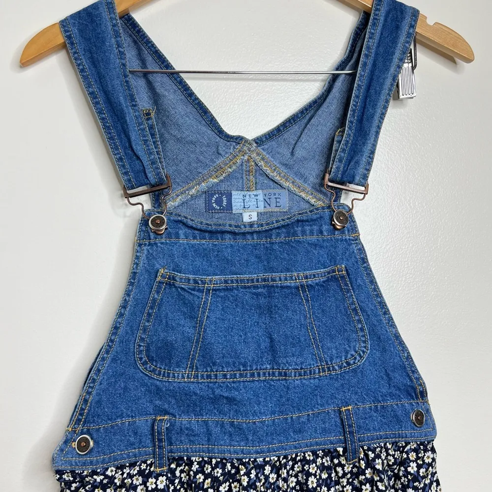 Vintage 90s Ditsy Floral Denim Overall Romper Size Small Blue w/ Daisy Print - Image 10