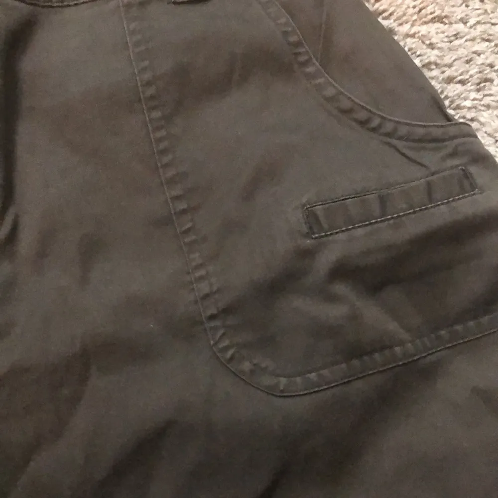 Chico's Olive Cargo Capris Sz. 1 (Women's M/8) - Image 6