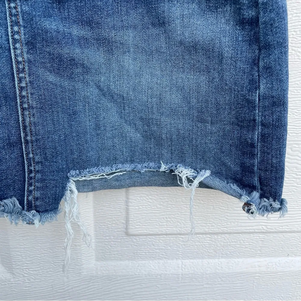 American Eagle Women’s Skirt Blue Denim Jean Distressed Frayed Hem Size 6 - Image 10