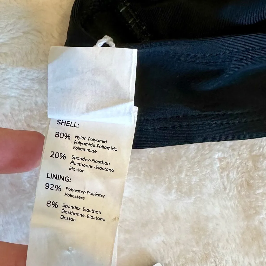 NWT Cupshe Black Halter Bikini Top - Size: Large - Image 4