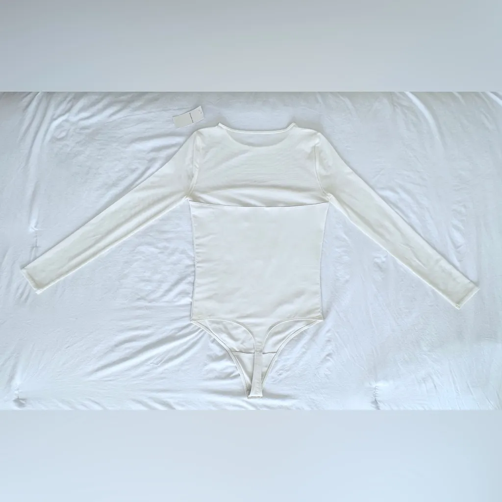 NWT Abercrombie & Fitch Long-Sleeve Mesh Bodysuit - Ivory/White - M - Image 8