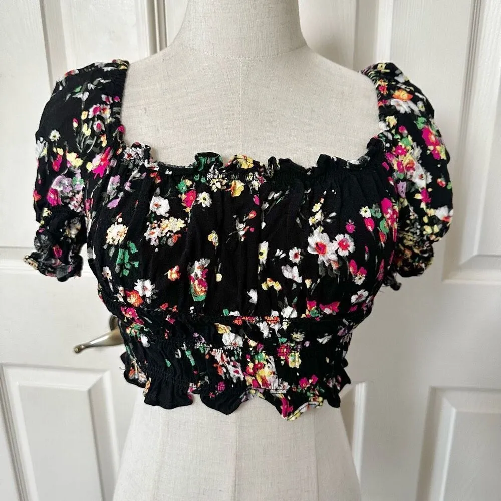 H & M black floral puff sleeve short sleeved top - Image 9