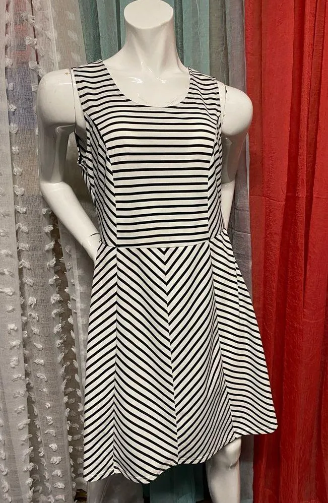 Large Pixley Sleeveless Dress. White with navy stripes. - Image 2