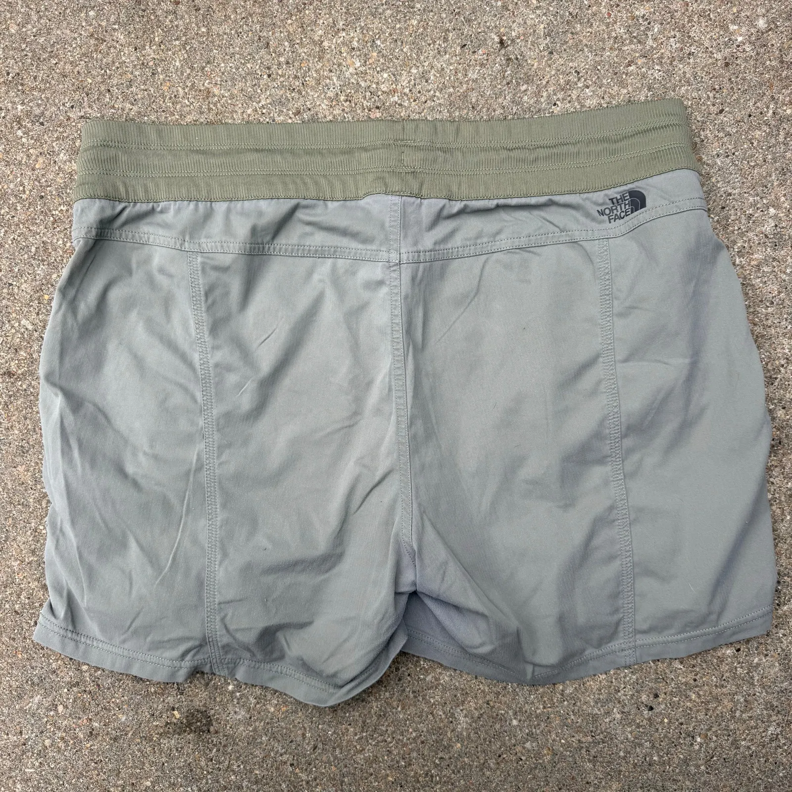 The North Face Sage Green Gray Aphrodite 2.0 Shorts NF0A2UO7 Womens Size XL - Image 2