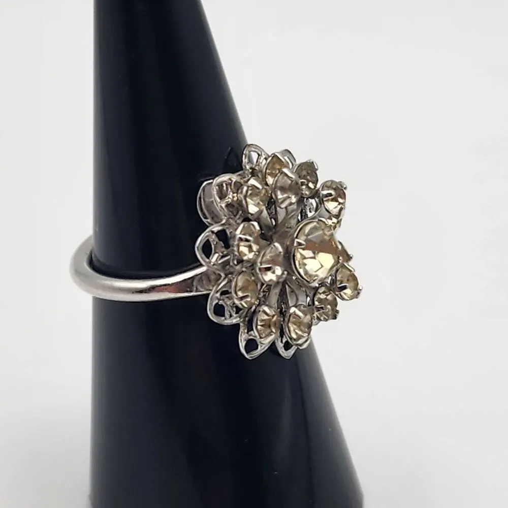 Vintage Sarah Coventry Silver Tone Layered Flower Wrap Adjustable Ring Silver - Image 3