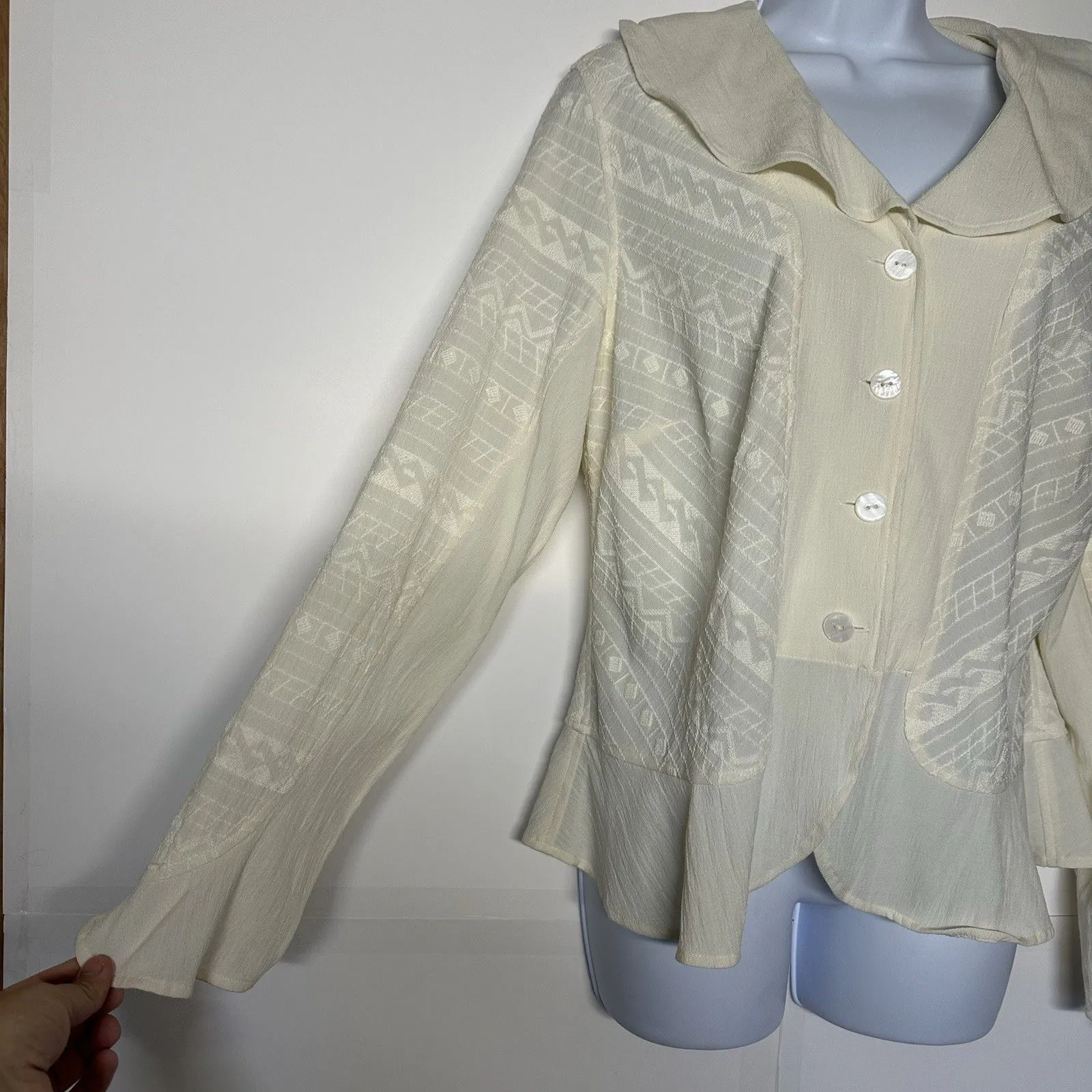 Coldwater Creek Women's White Button Down Blouse - Size L - Textured Rayon Blend - Image 3