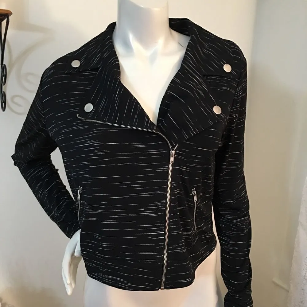 Candies light weight spandex zipper top - Image 3