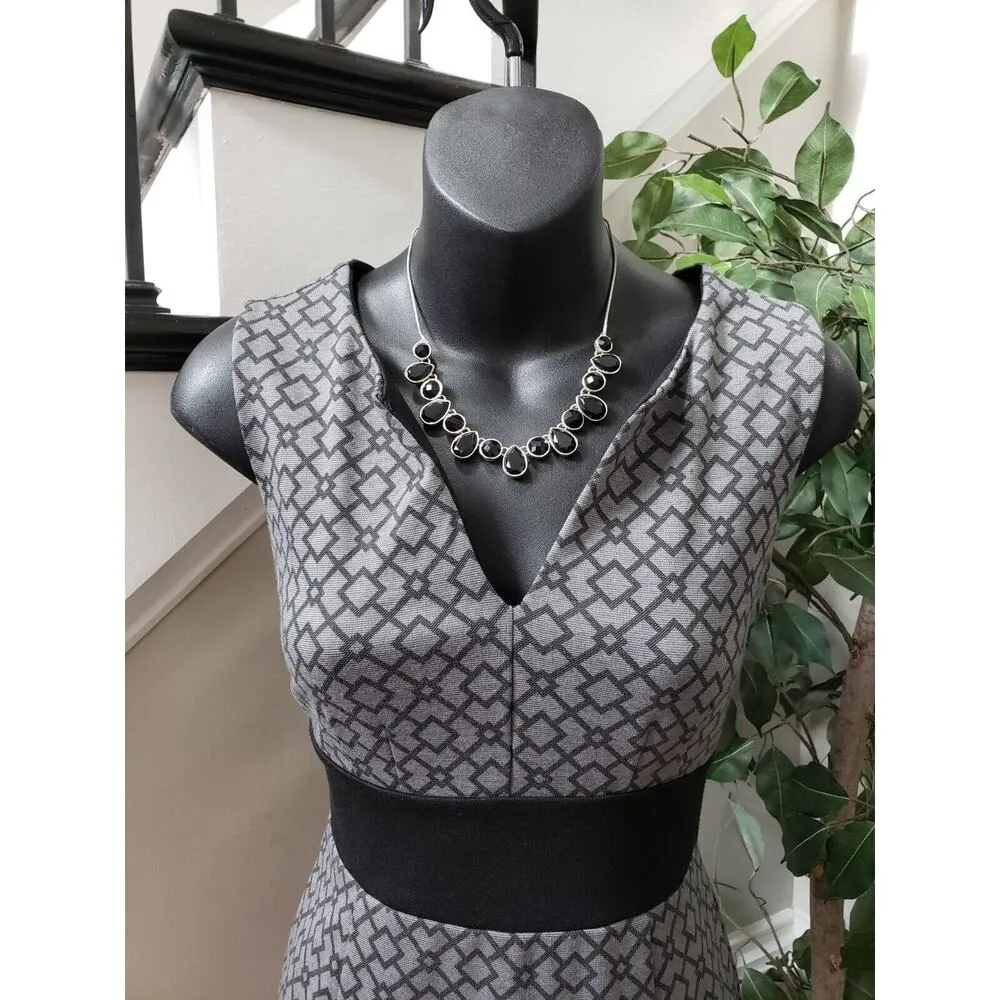 Gap Women's Gray & Black Polyester Casual V-Neck Sleeveless Knee Length Dress 0 - Image 2