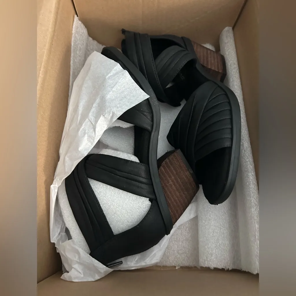 NEW Bella Vita Black Women's Quinnell Heeled Sandal 6.5 $95 - Image 8