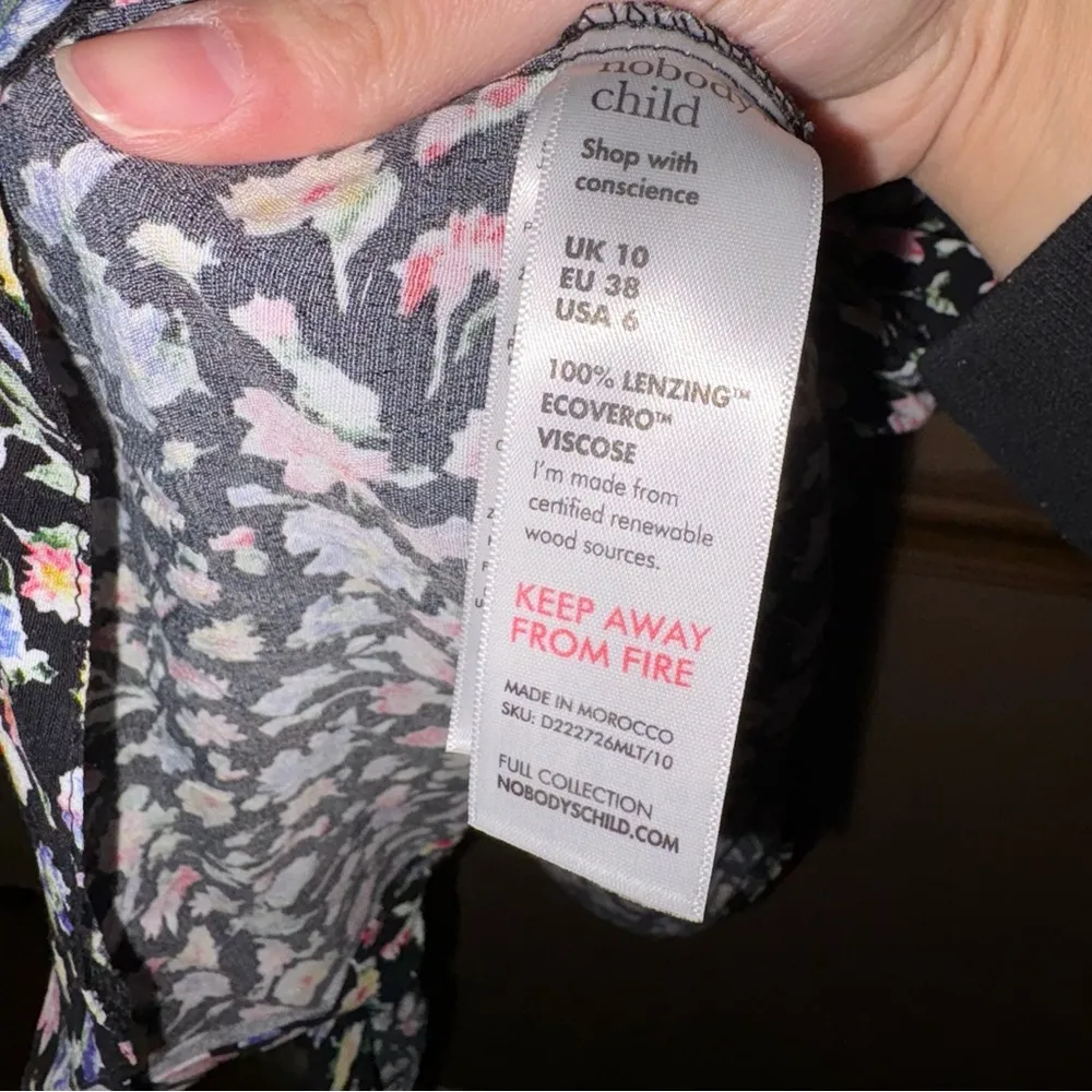 Nobody's Child‎ tie sleeve mini tea dress in ditsy floral black size 10 - Image 6