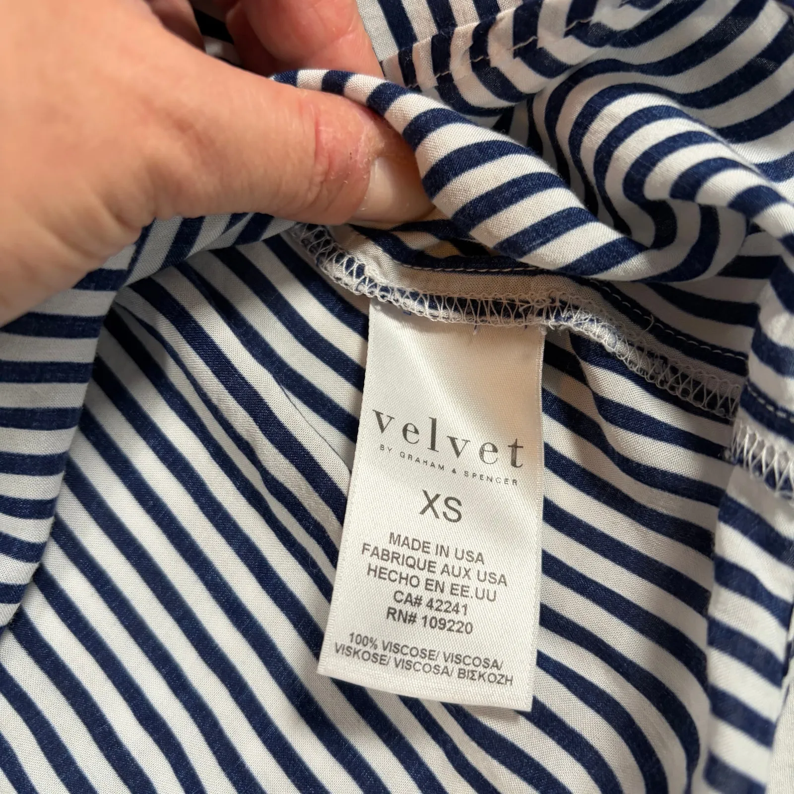 Velvet by Graham & Spencer womens navy white stripe 3/4 sleeve blouse Size XS - Image 4