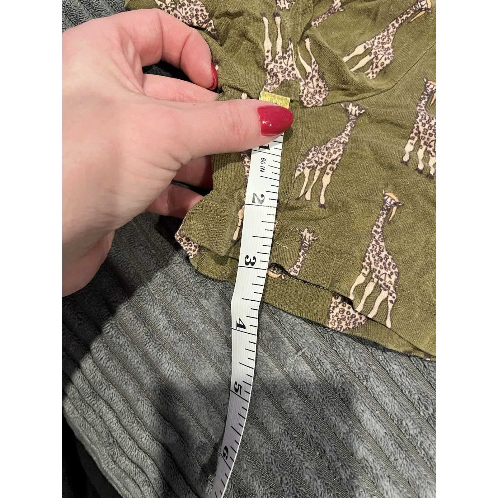 Women's Chelsea Peers Size L PJ's Green Giraffe Hat Print Long Sleeve Button Up Size L - Image 4