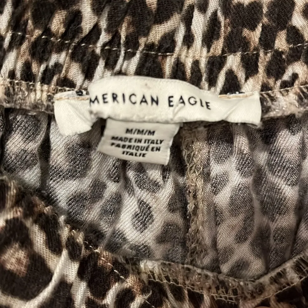 American Eagle  animal print palazzo pants in size Medium - Image 4