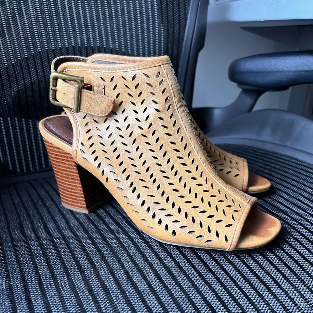 Open Toed Block Heels - Image 2