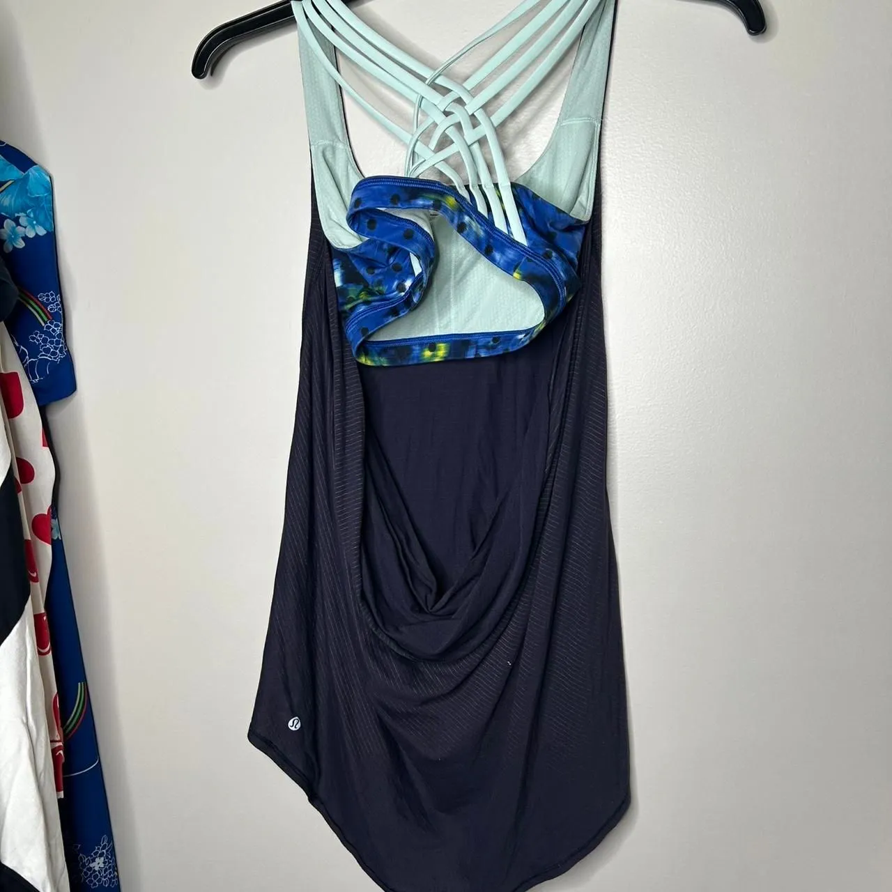 Lululemon Women's Blue and Navy Vest Size 8 - Image 4