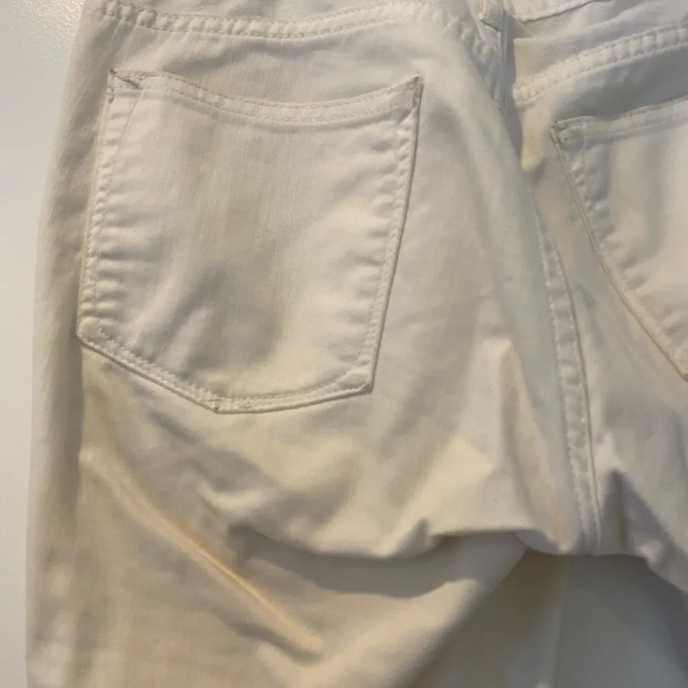 Short White Jeans - Image 4