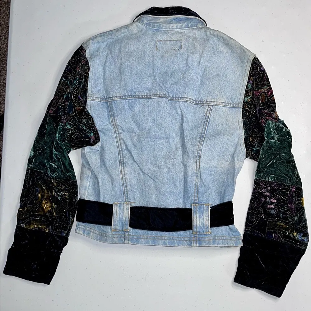 HOST PICK - Image 11