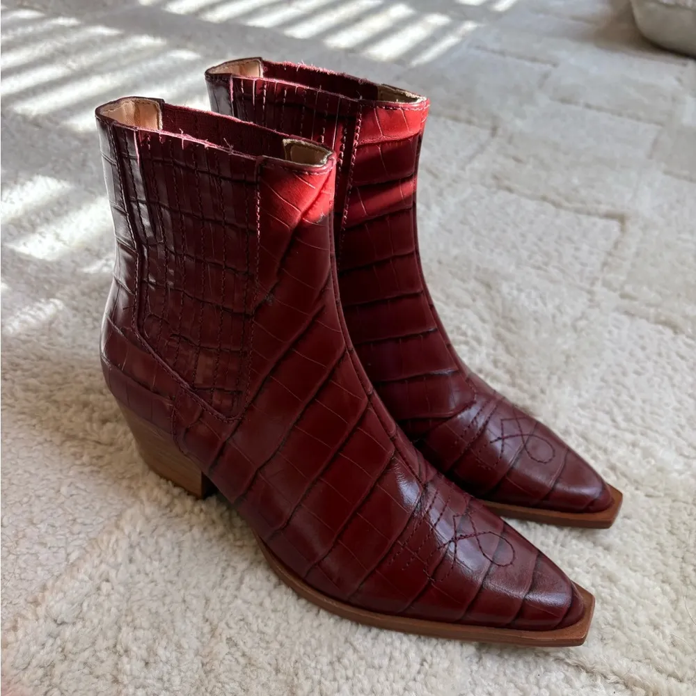 BRIANI CROCODILE EMBOSSED LEATHER BOOTIE - Image 5