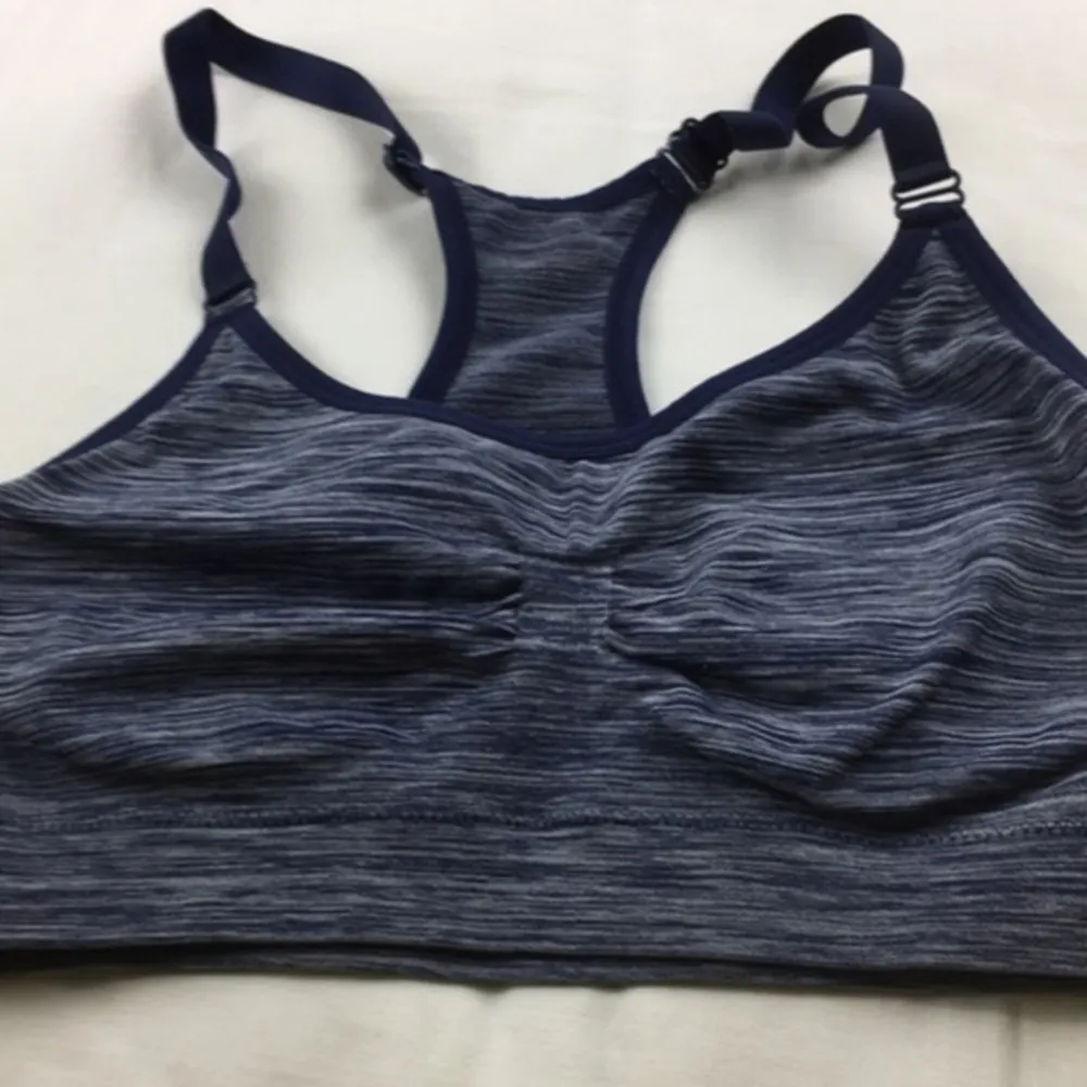 Un brand sport bra size Small - Image 14