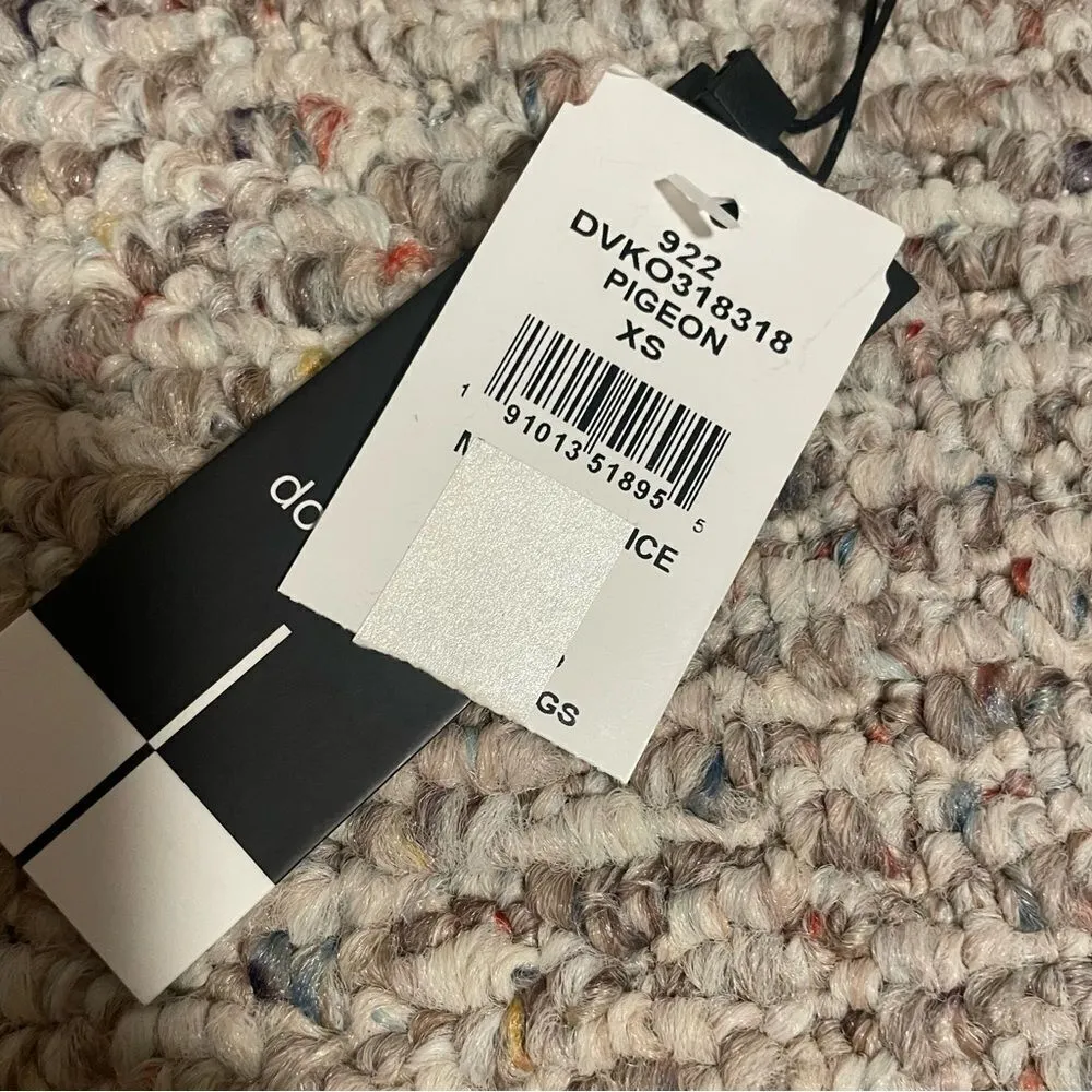 NWT Dolce Vita Kokomo Embroidered Bandeau Bikini Top - Image 8