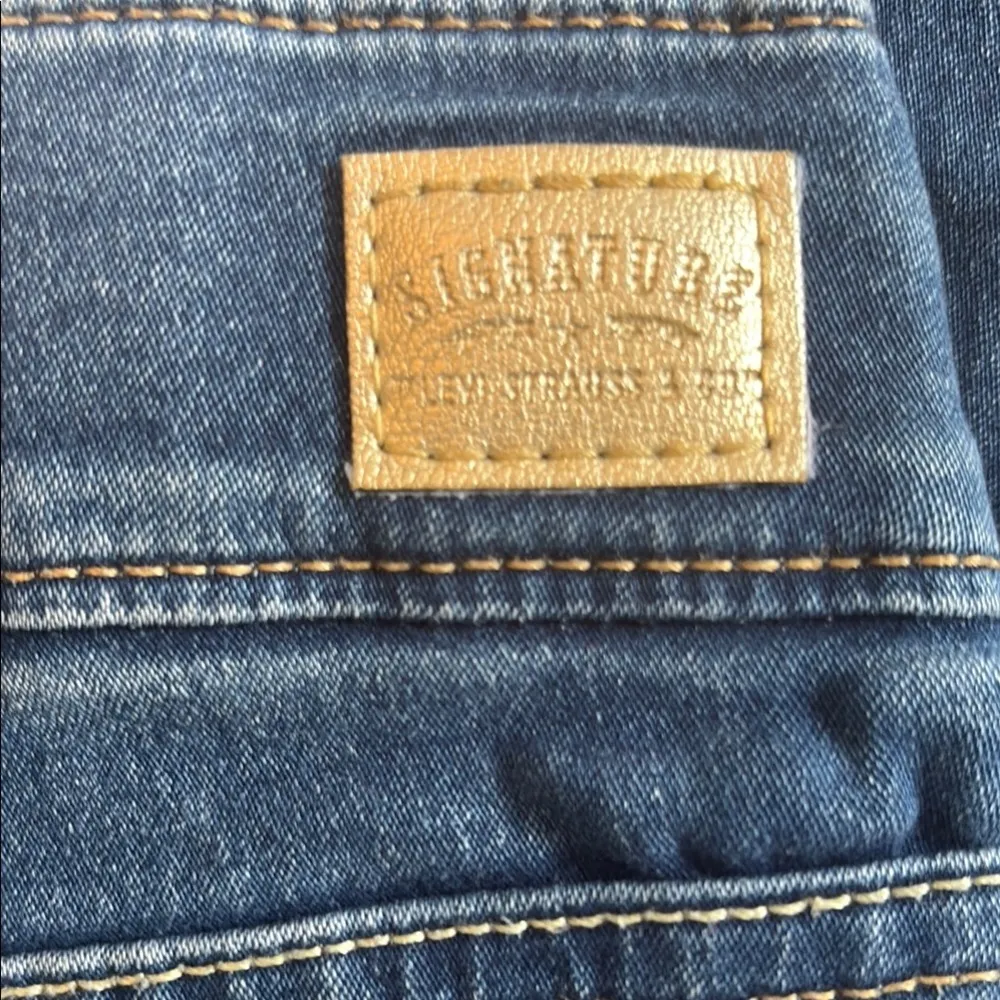 Signature by Levi Strauss Women's Skinny Jeans - Dark Blue - Image 3