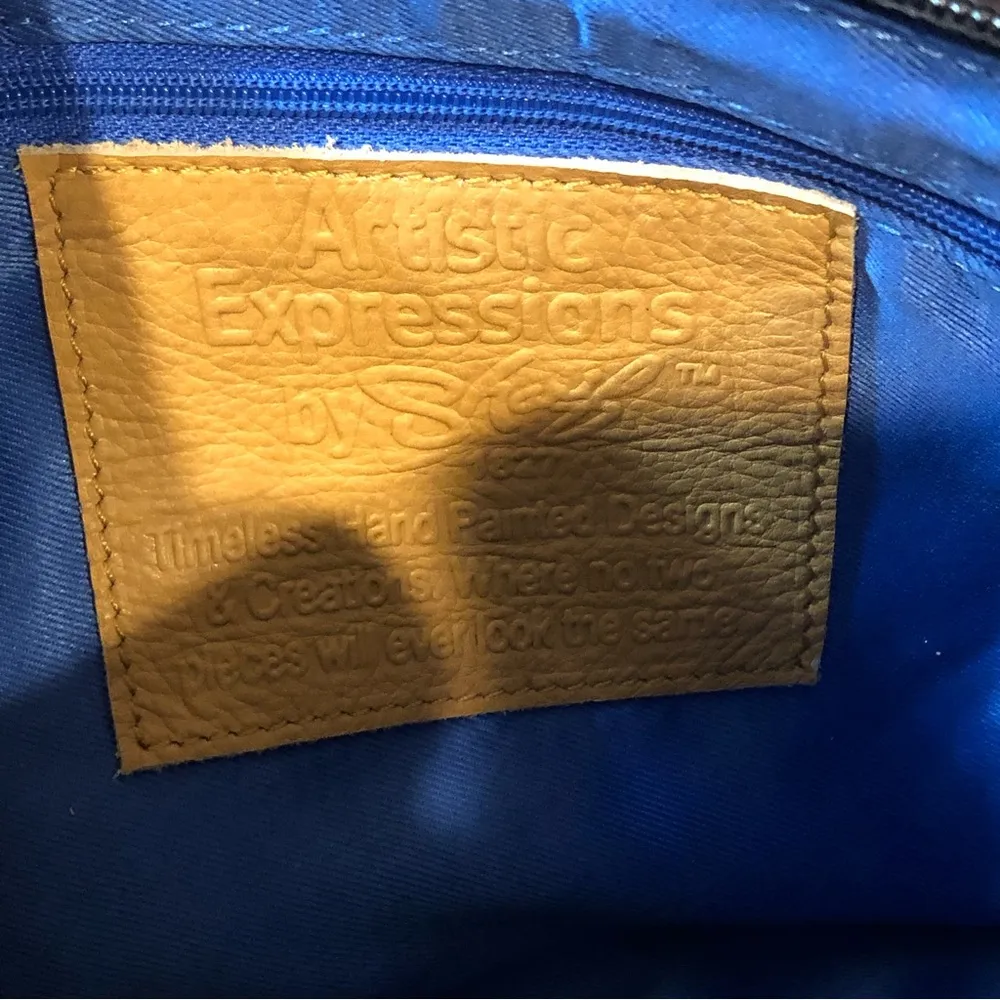 SHARIF New York City Landmarks Limited Edition Hand Painted Wristlet Clutch Black - Image 8