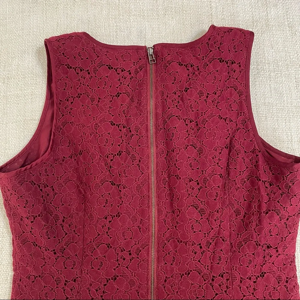 Banana Republic Sleeveless Burgundy Lace Top - Image 9